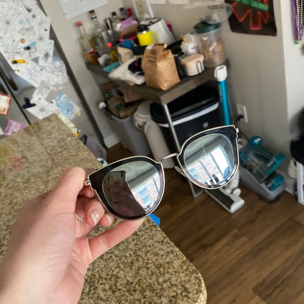 super cute reflective sunglasses - Picture 3 of 10